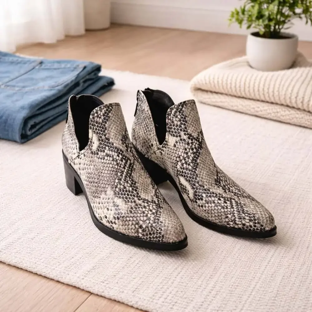 Blondo Eliza Western Waterproof Snakeskin Ankle Booties Size 6.5M Side Zip